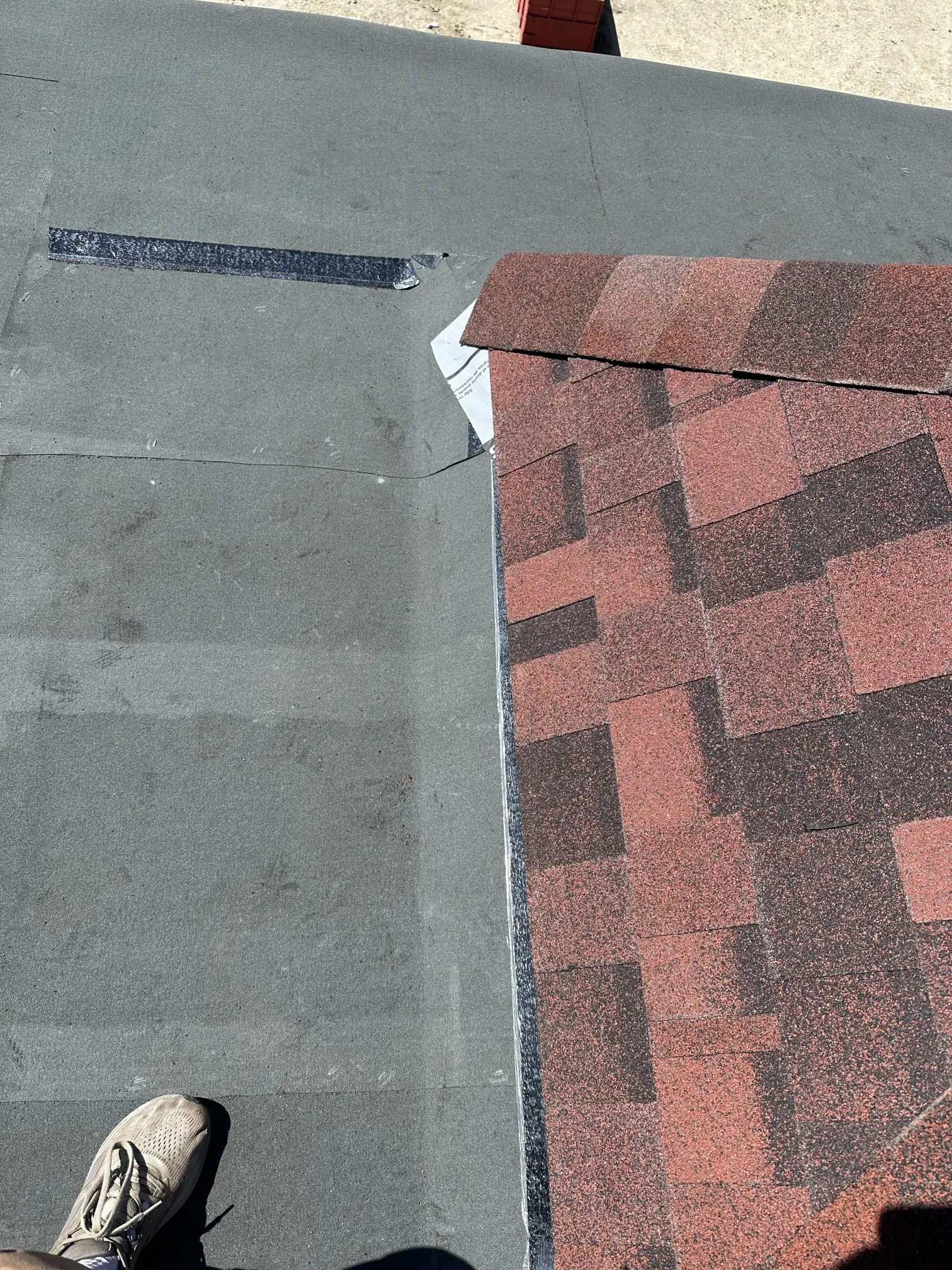 Modified bitumen flat roof shingle transition