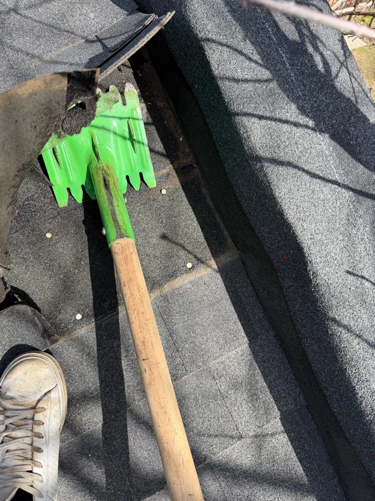 Shingle removal tear off repair spade tool